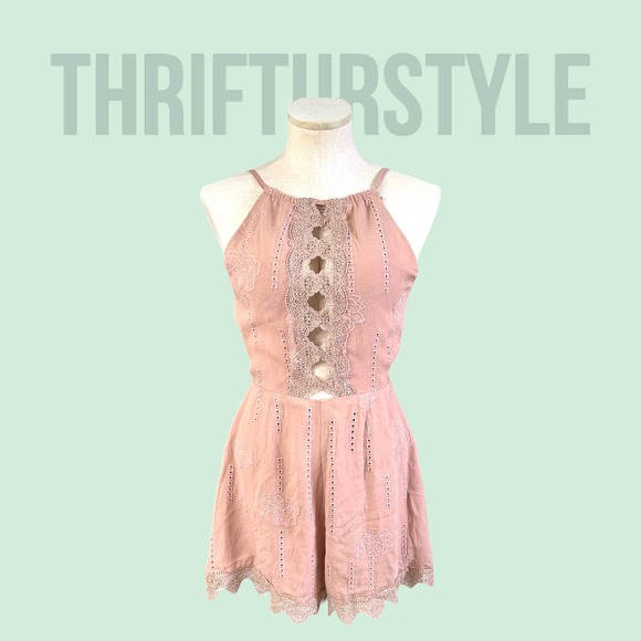 Blush Pink Lace Trim Romper Open Back Tie Spaghetti Strap Cute Casual‎ - Picture 1 of 13